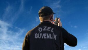 Plaza Güvenlik Görevlisi